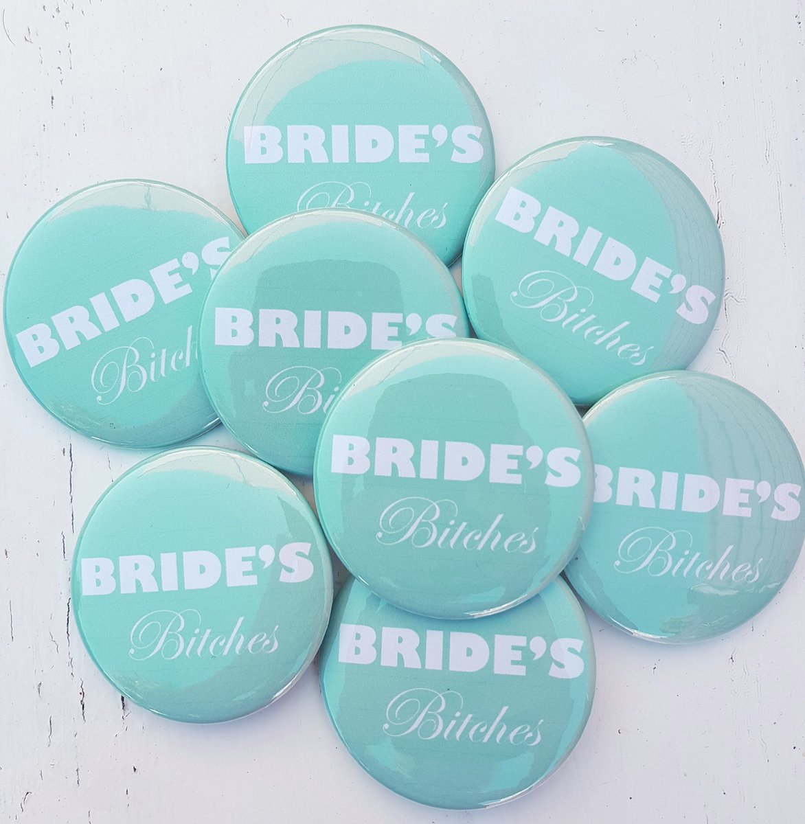 10 Buttons Brides Bitches mint - vrijgezellenfeest - butto - bride - bruid - vrijgezellenavond