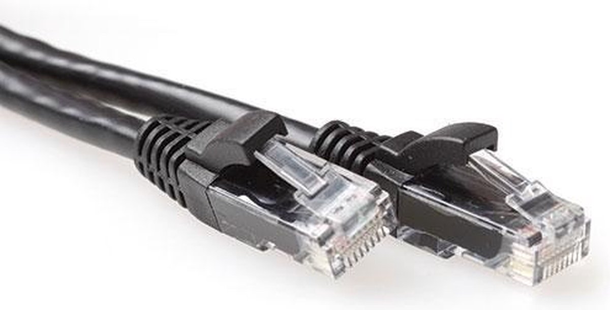 ACT Zwarte 0,25 meter UTP CAT6A patchkabel snagless met RJ45 connectoren