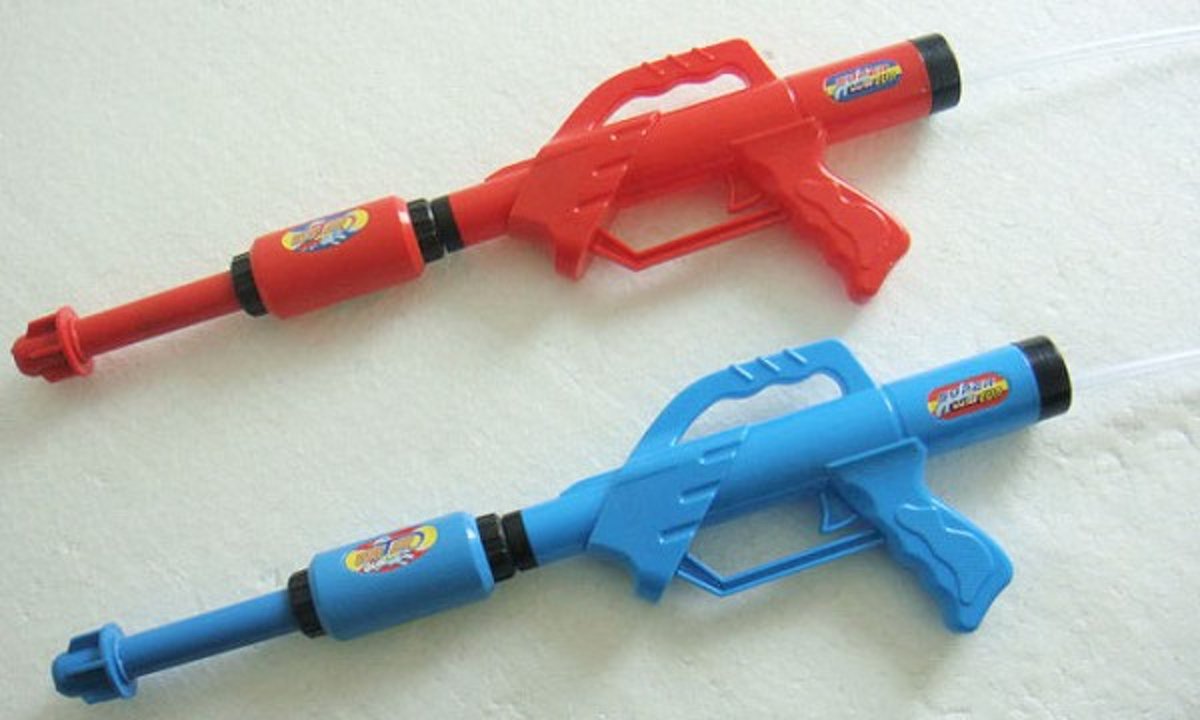 Waterpistool Voor Pet-fles Rood Of Blauw