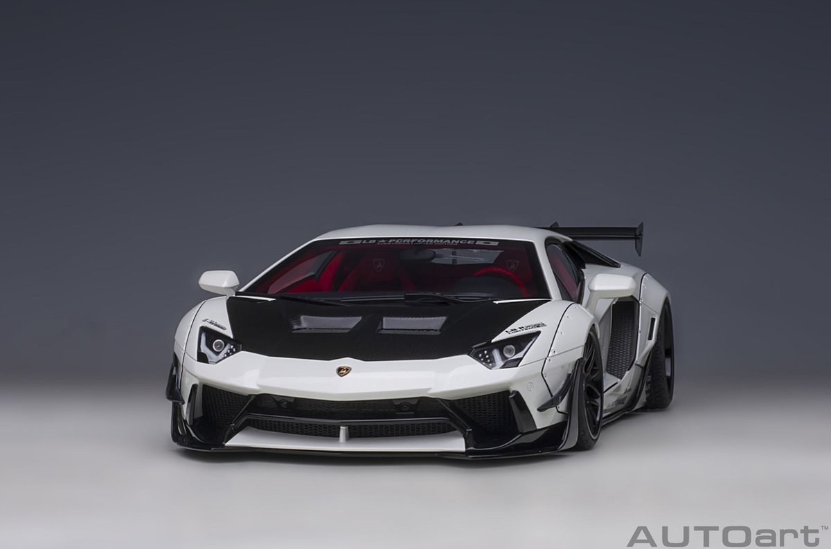 AUTOart 1/18 Lamborghini Aventador LB-Works, Metallic White with Carbon bonnet