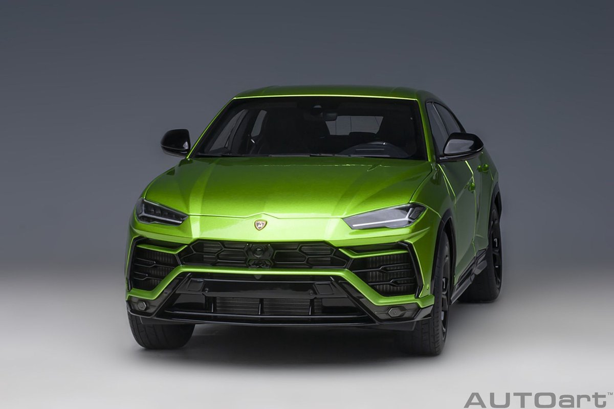 AUTOart 1/18 Lamborghini Urus, Verde Selvans