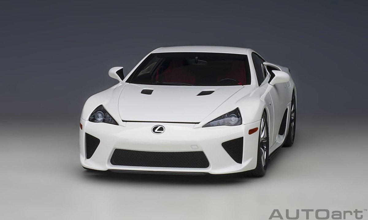 AUTOart 1/18 Lexus LFA, Whitest White