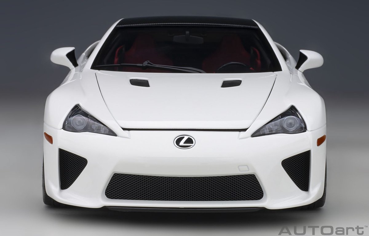 AUTOart 1/18 Lexus LFA, Whitest White with Carbon