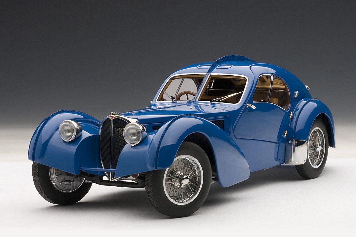 AutoArt 1/18 Bugatti 57S Atlantic, blue - metal wire spoke wheels