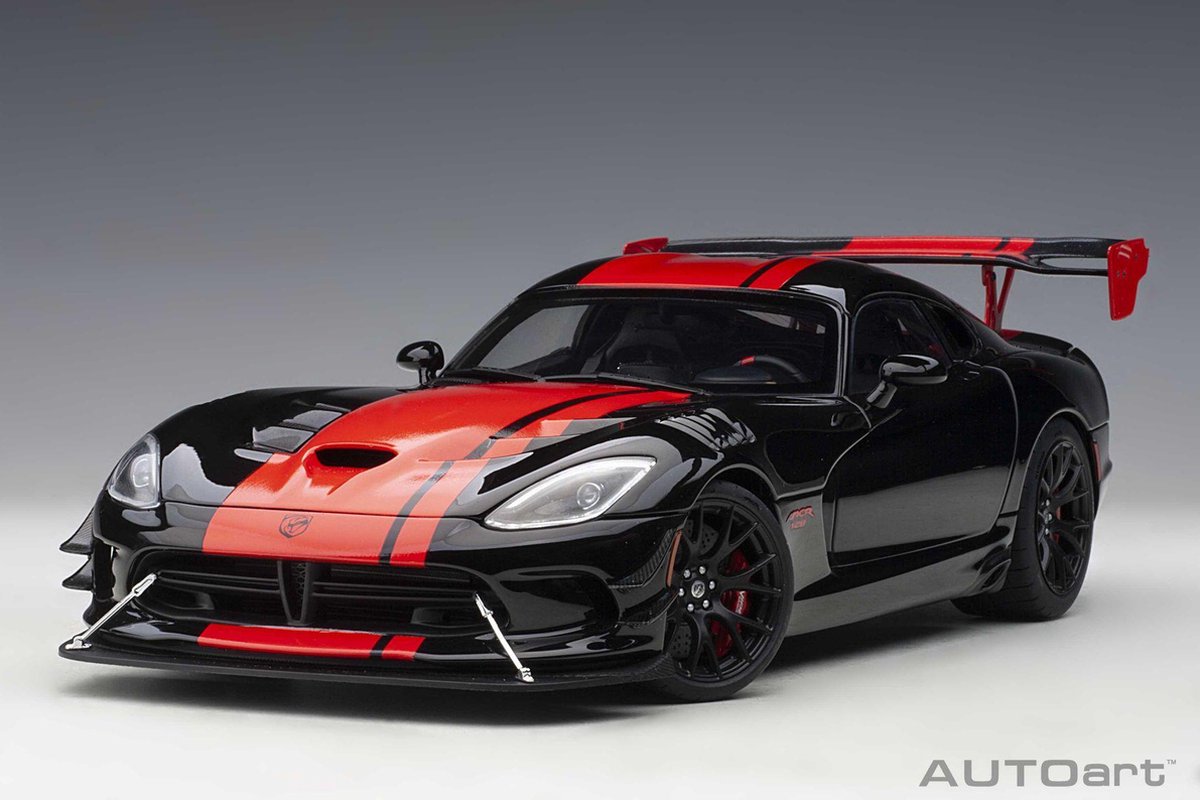 AutoArt 1/18 Dodge Viper 1:28 Special Edition ACR - Zwart