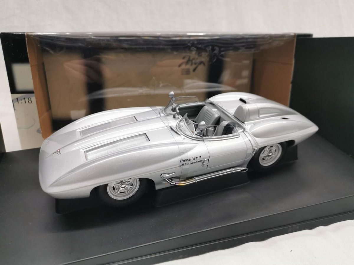 Chevrolet Corvette 1959 Stingray Zilver 1-18 Autoart