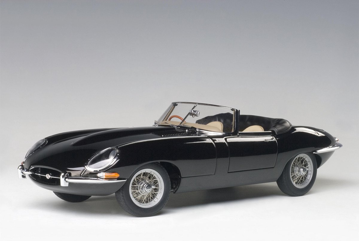 Jaguar E-Type Roadster Series I 3.8, Black - AutoArt 1/18