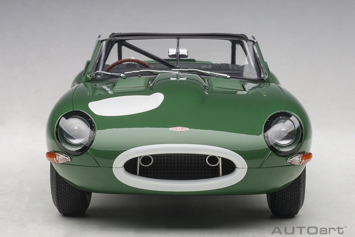 Jaguar Lightweight E-Type - 2015, Opalescent Dark Green - AutoArt 1/18