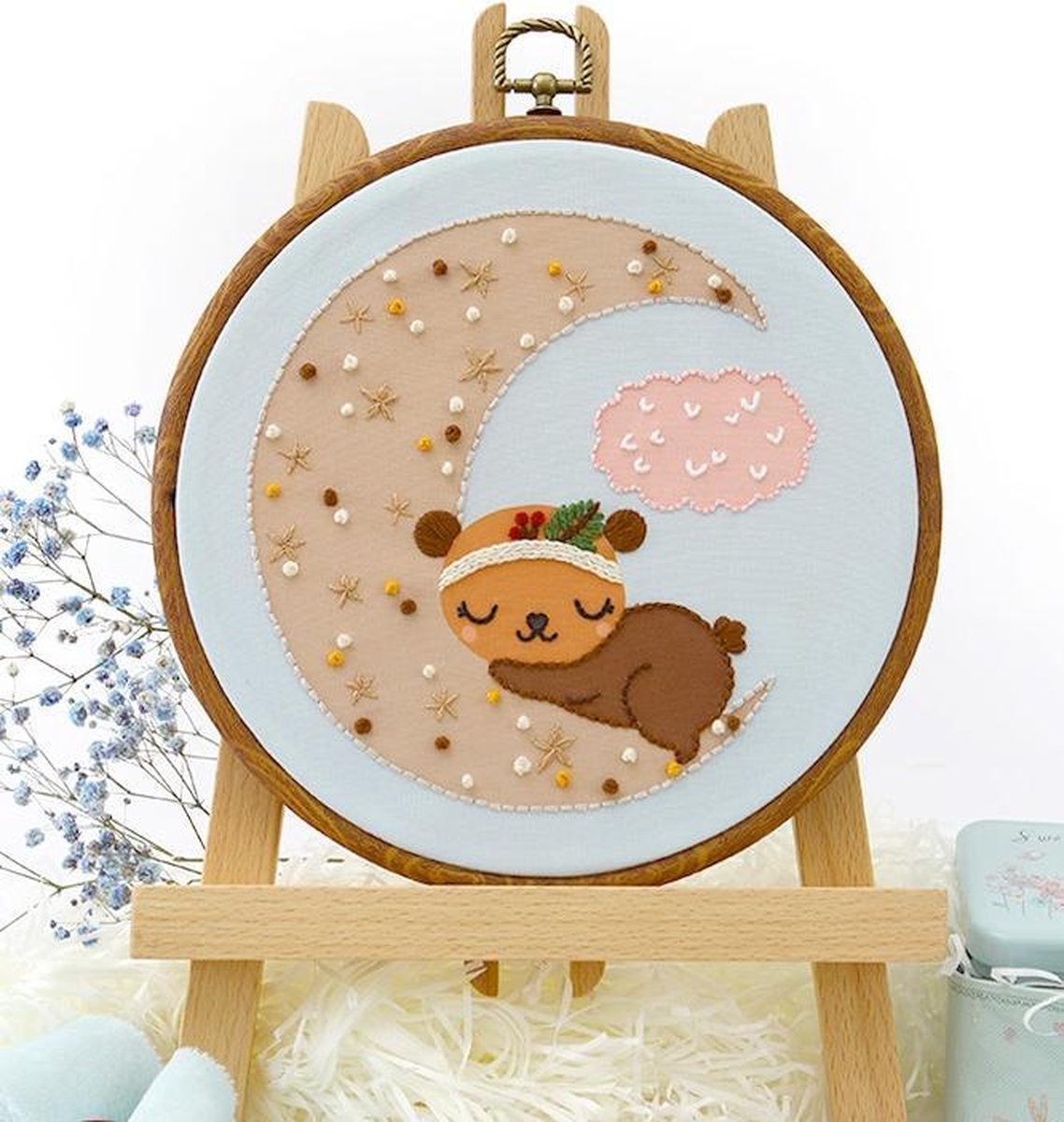 Borduurpakket Baby Sleeping Bear - Embroidery (Slapende Beer) VRIJ BORDUREN, GEEN KRUISSTEEK