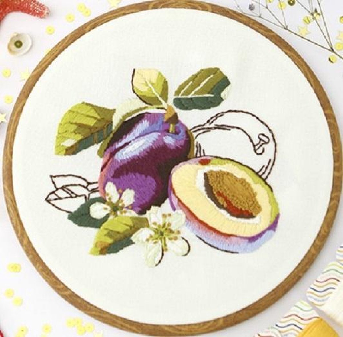 Borduurpakket Plum - Embroidery (Pruim) VRIJ BORDUREN, GEEN KRUISSTEEK