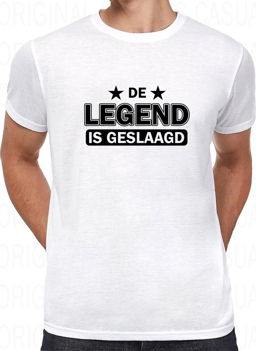 DE LEGEND IS GESLAAGD herenshirt - Wit- Maat 4XL - Korte mouwen - Ronde hals - Regular Fit - Leuke shirtjes - Grappig - Humor - Cadeau - Original Kwoots - School diploma - Rijbewijs gehaald