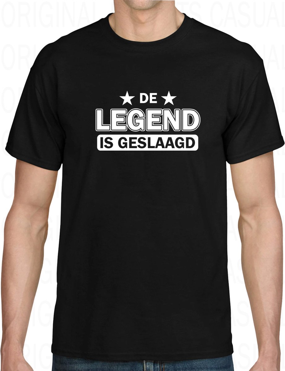 DE LEGEND IS GESLAAGD herenshirt - Zwart- Maat L - Korte mouwen - Ronde hals - Regular Fit - Leuke shirtjes - Grappig - Humor - Cadeau - Original Kwoots - School diploma - Rijbewijs gehaald