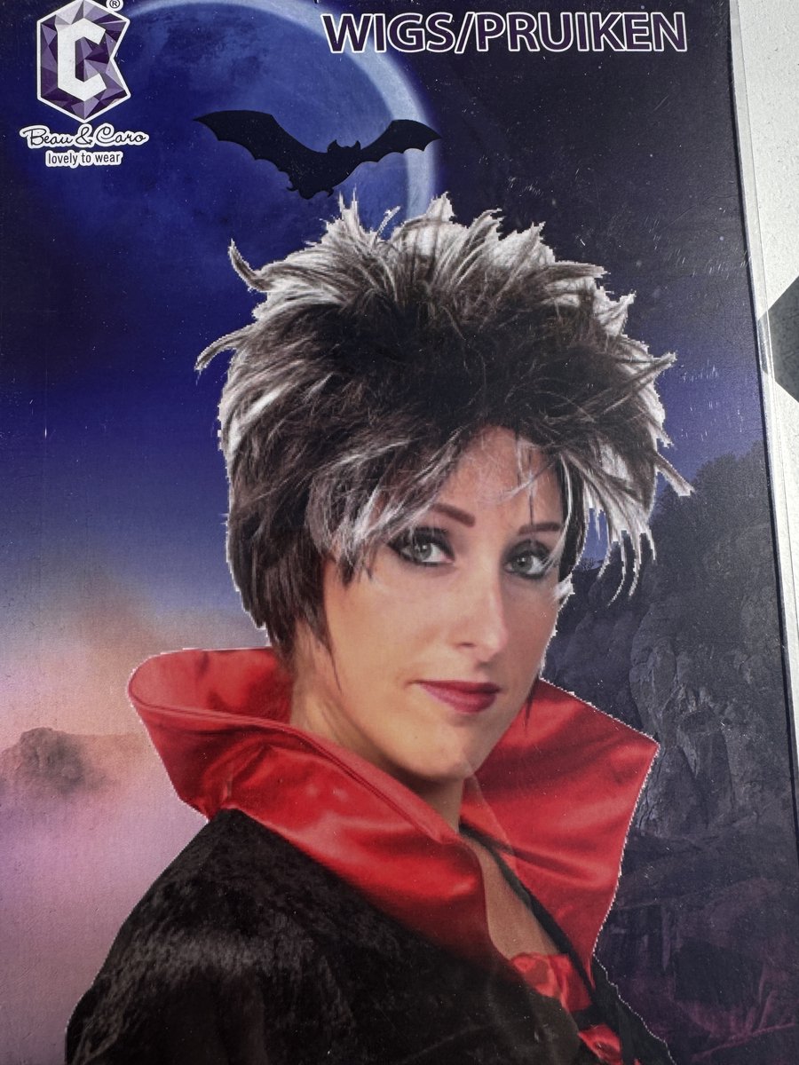 Beau & Caro Pruik Vampier