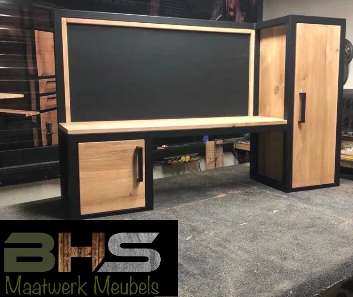 BHS - Industriële speeltafel met krijtbord - Stijlvolle kindermeubels - Industrieel - Eikenhout - Staal