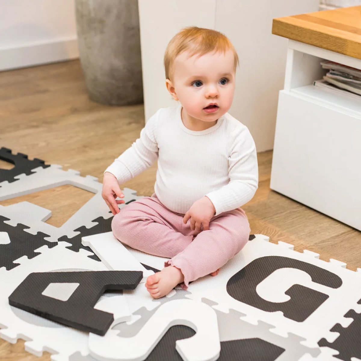 Baby Ono Letters Schuimrubberen Puzzelmat,  om te puzzelen en bouwen, om te puzzelen en bouwen en spelenderwijs letters leren, Zwart Wit Grijs