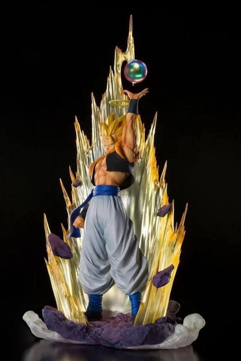 DRAGON BALL Z - Gogeta Resurrection - Figure FiguartsZERO 28cm