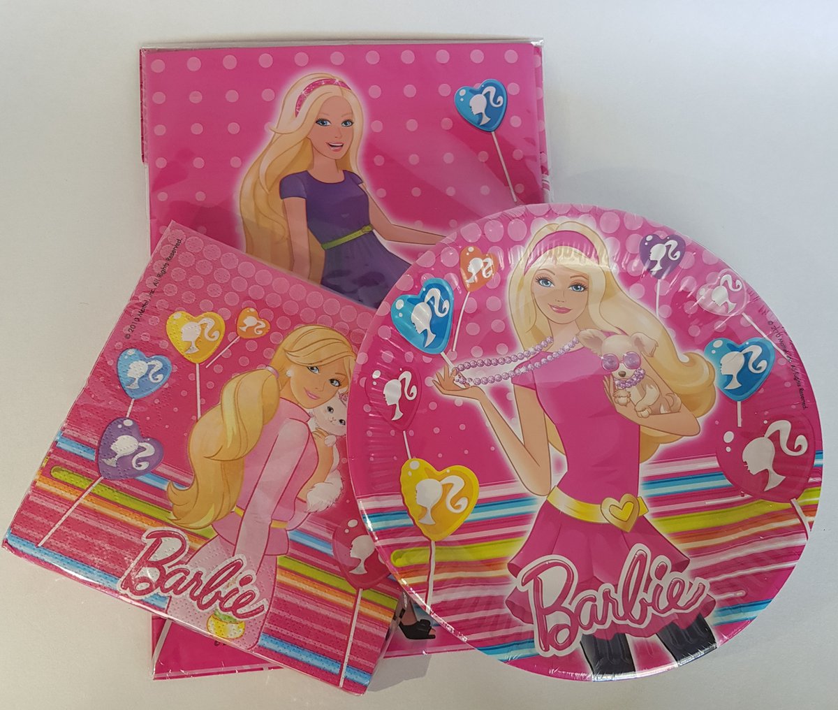 Barbie - feestpakket - tafeldecoratie - tafellaken - servetten - wegwerpborden - roze - party - feest - kinderfeestje - 29 delige set