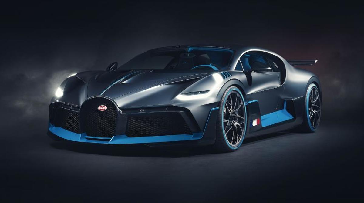 Bugatti Divo 2018 Mat grijs / Lichtblauw 1:18 Bburago