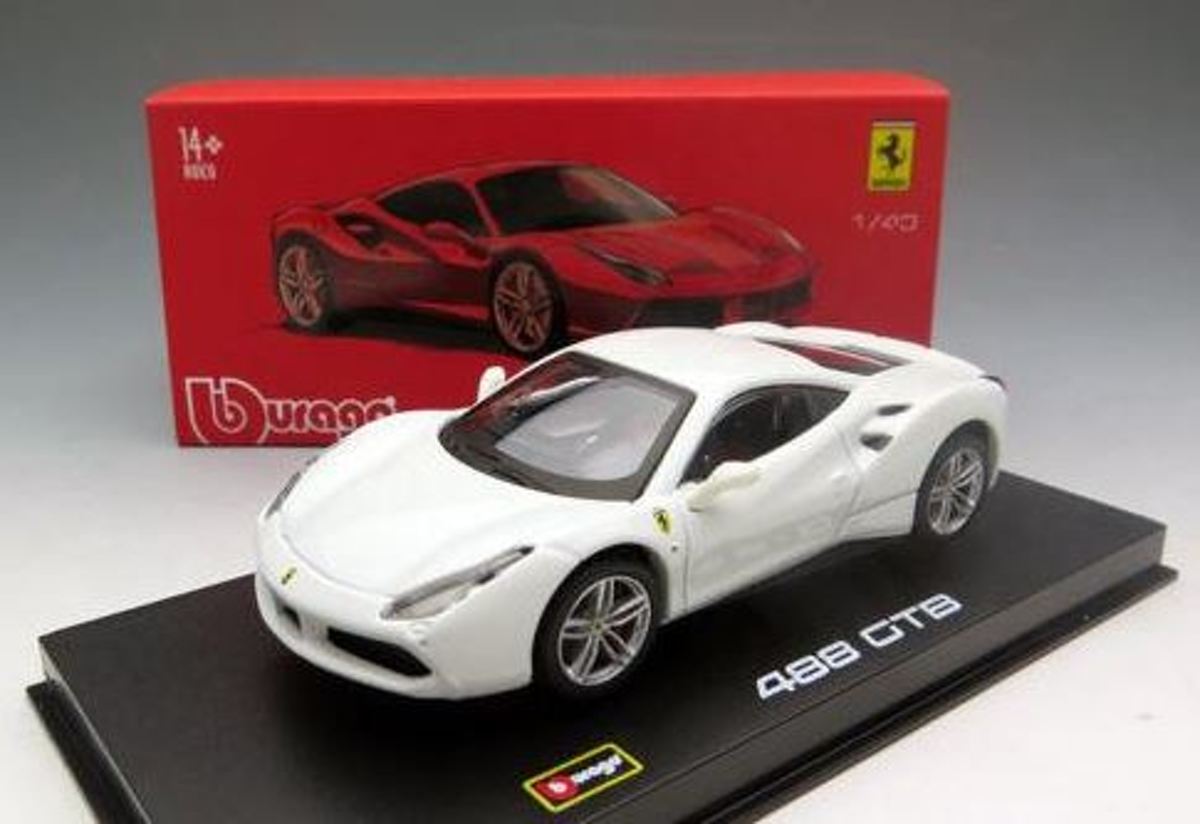 Ferrari 488 GTB 1:43 Bburago Wit 18-36904W