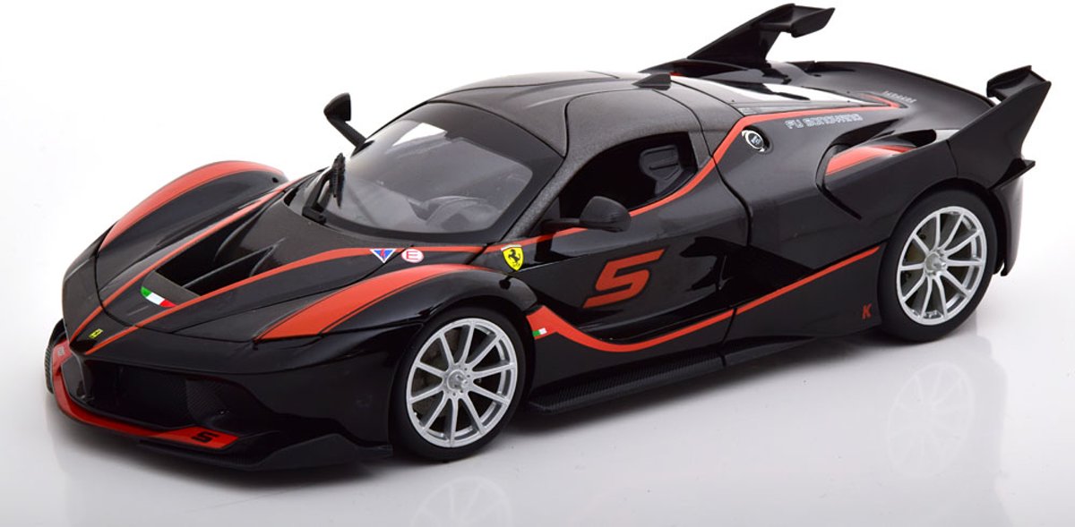 Ferrari FXX K No.5 2015 Zwart/Rood 1:18 Burago