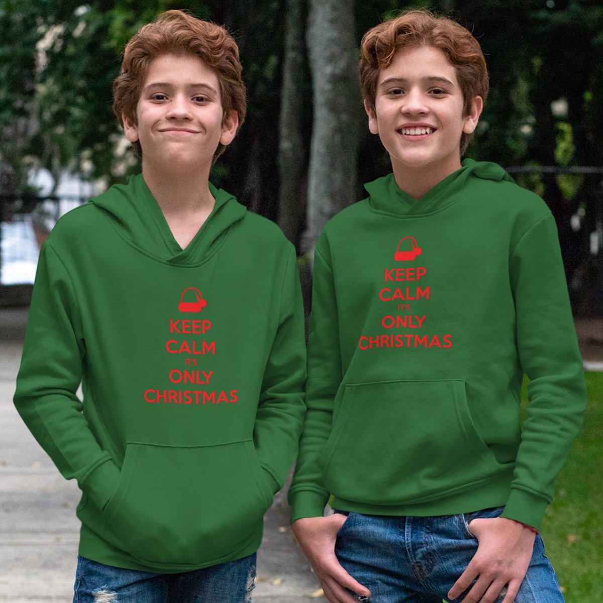 Kerst Hoodie Groen Kind - Keep Calm Its Only Christmas Red (7-8 jaar - MAAT 122/128) - Kerstkleding voor jongens & meisjes