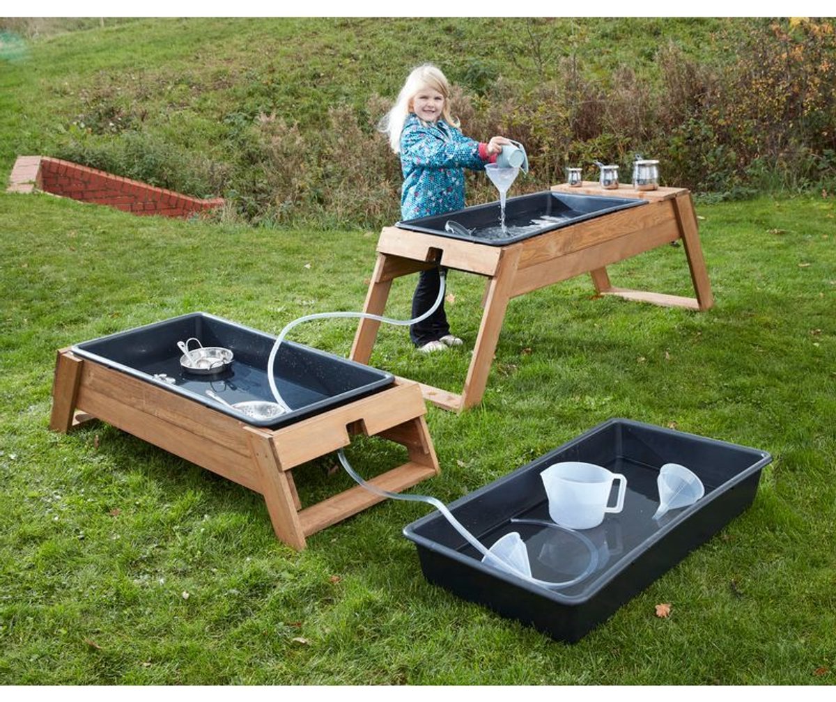 Cosy Chic waterval speelgoed waterstandaard met trays voor kinderen.