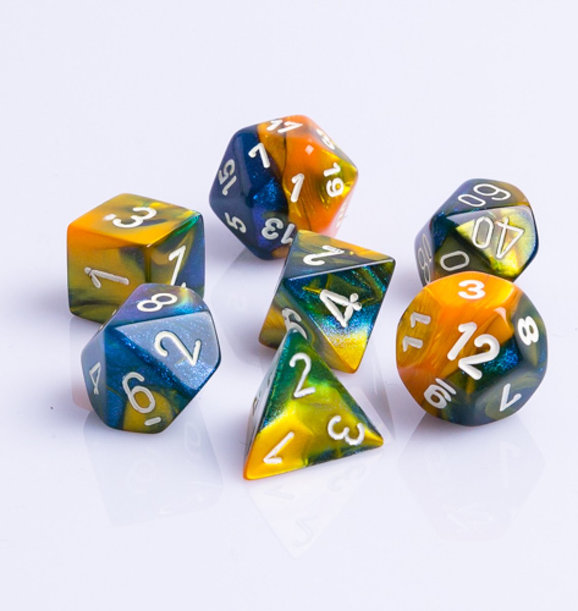 Chessex Polydice 7 Dobbelstenenset Gemêleerd Masquerade Geel Wit