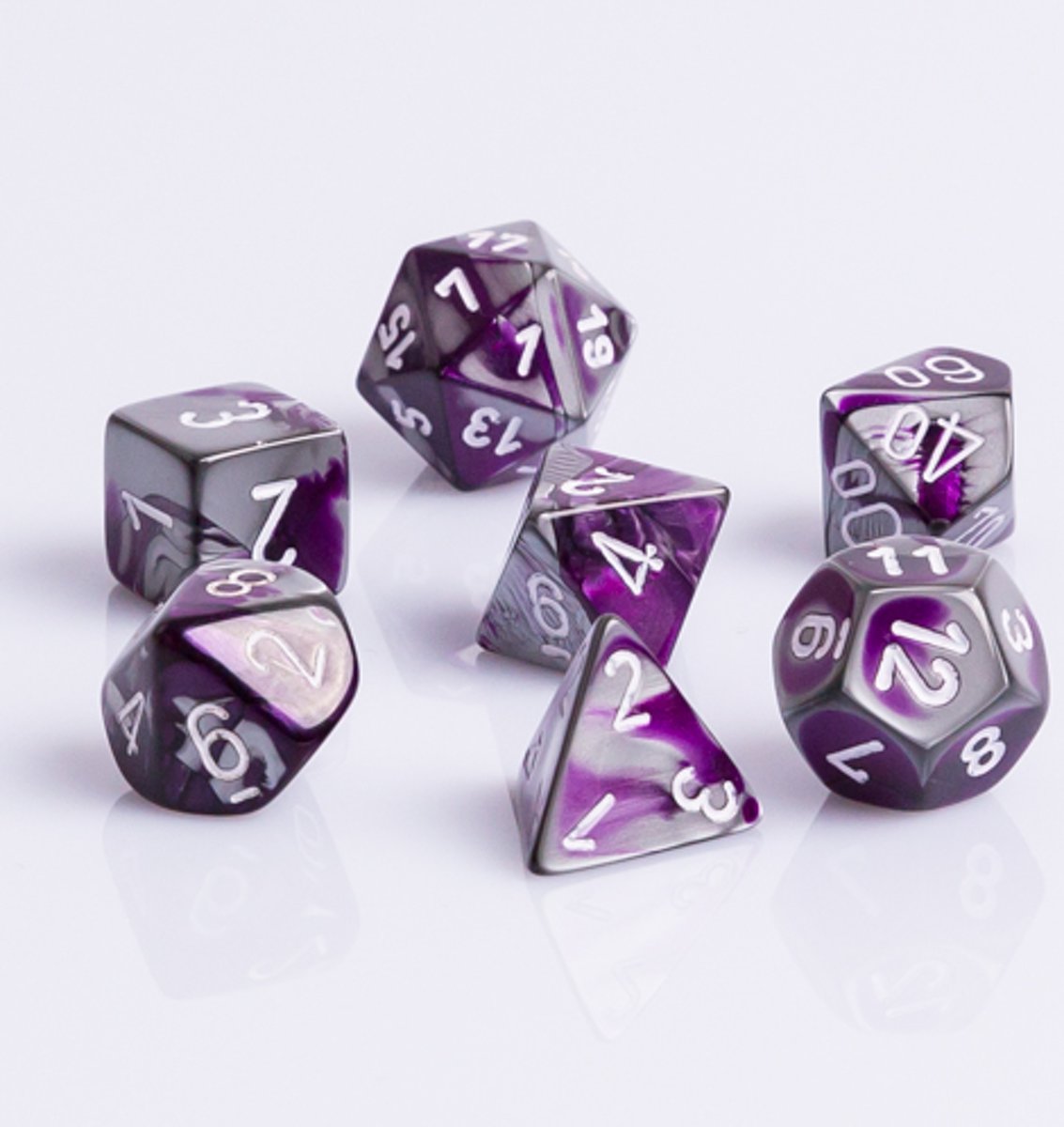 Chessex Polydice 7 Dobbelstenenset Gemêleerd Paars Staal met Wit