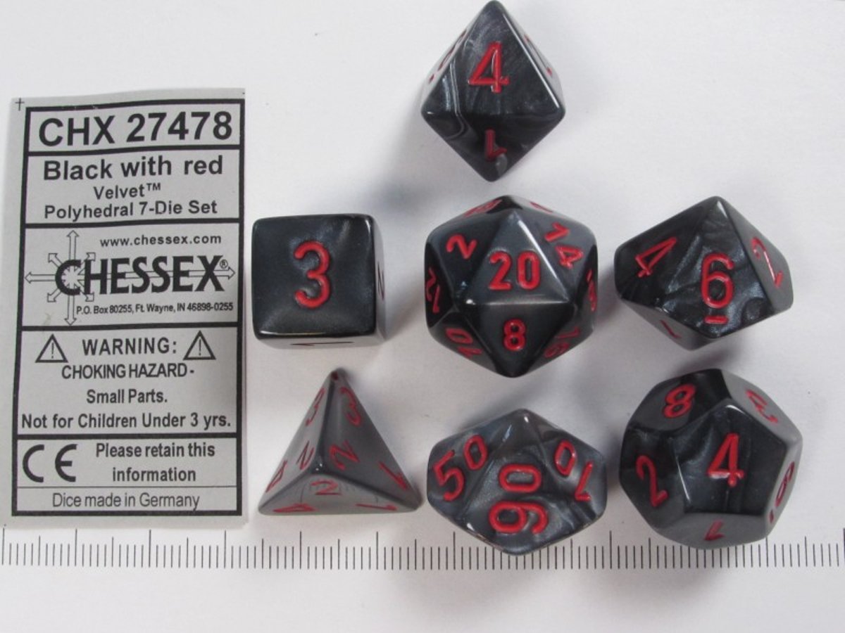 Chessex dobbelstenen set, 7 polydice, Velvet black w/red