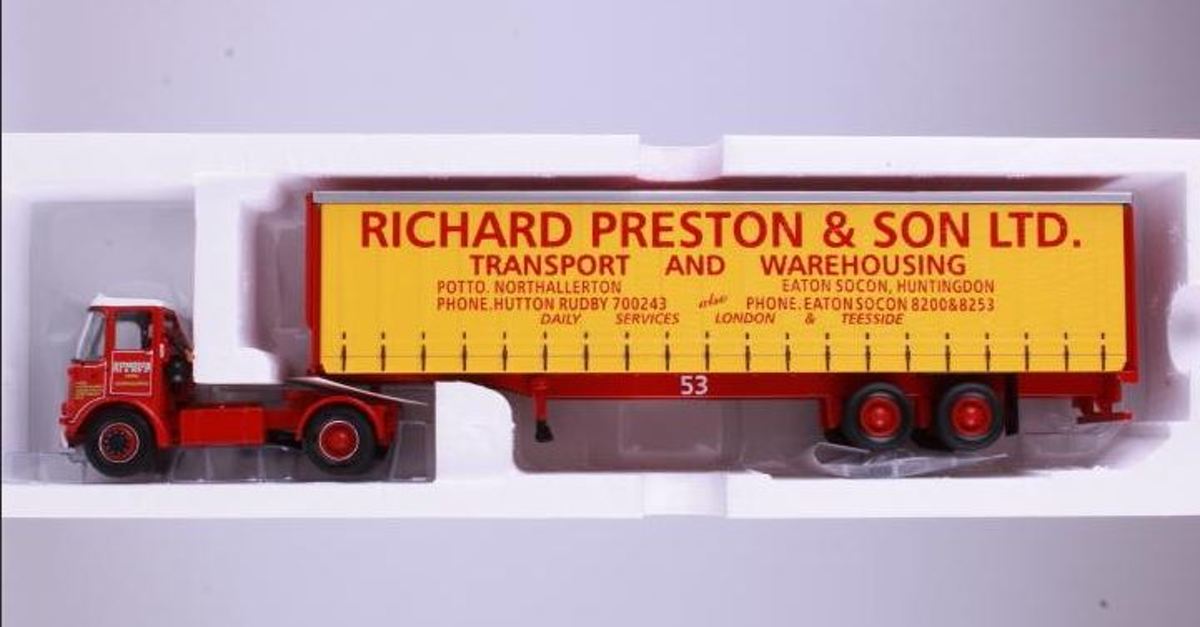 Atkinson Borderer Tautliner Richard Preston & Son Ltd  1:50 Corgi Rood / Geel CC12505