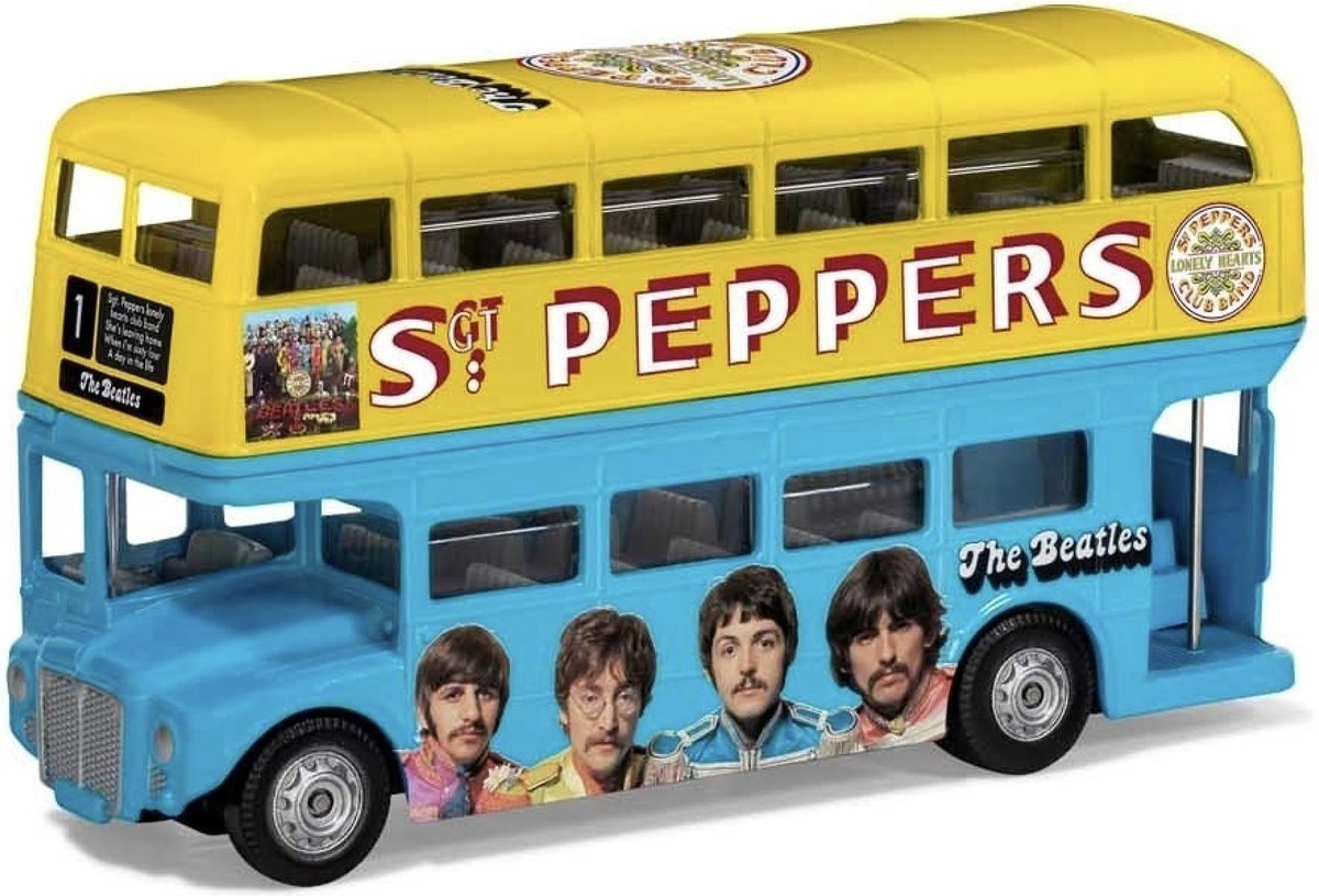 CORGI Div. LONDON BUS 1960 Sgt. Peppers Lonely Hearts Club Band schaalmodel 1:64