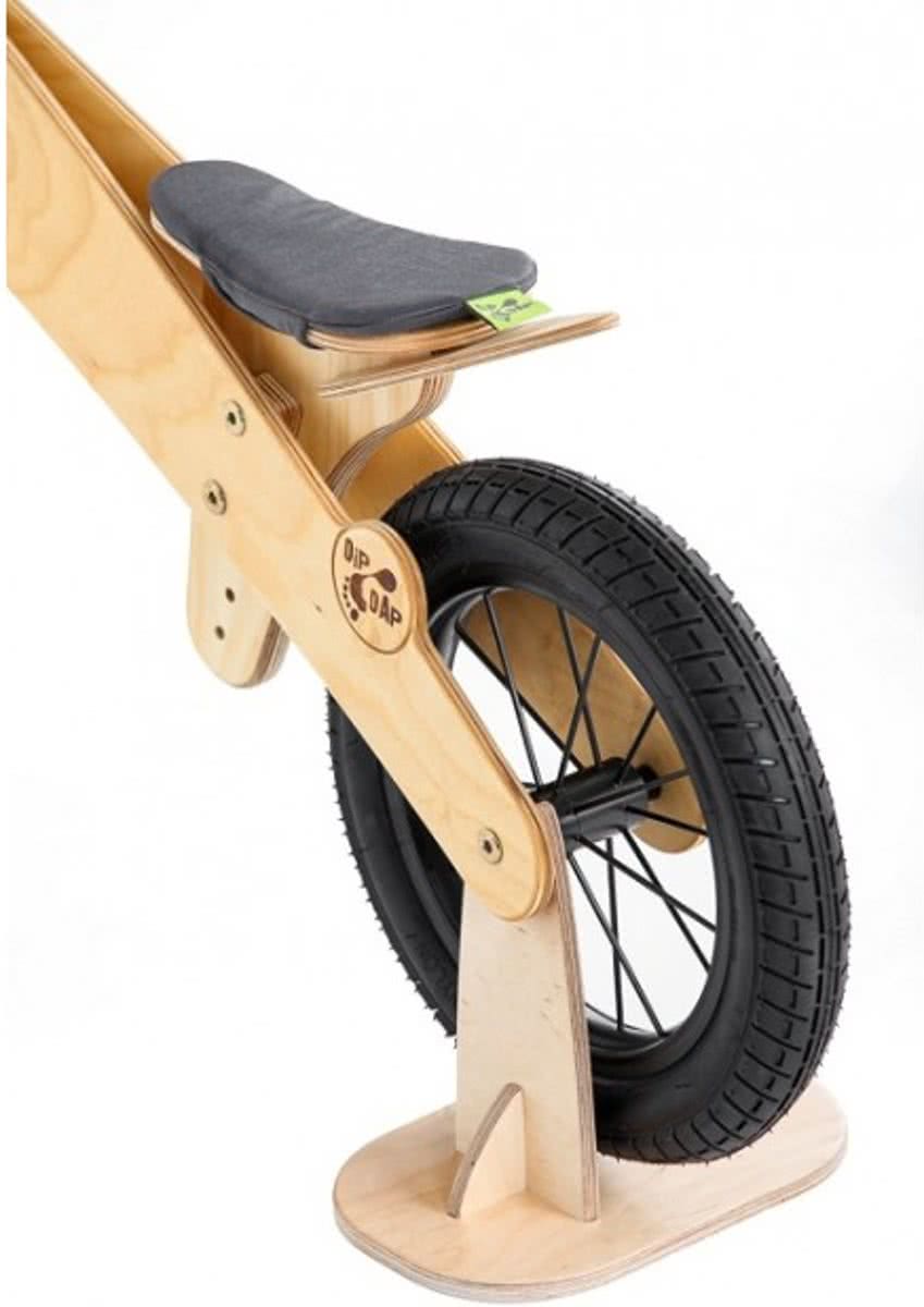 Houten standart voor   loopfiets