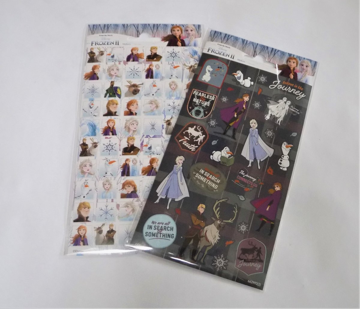 Disney Frozen 2 , set van twee stickervellen , 10 x 20 cm