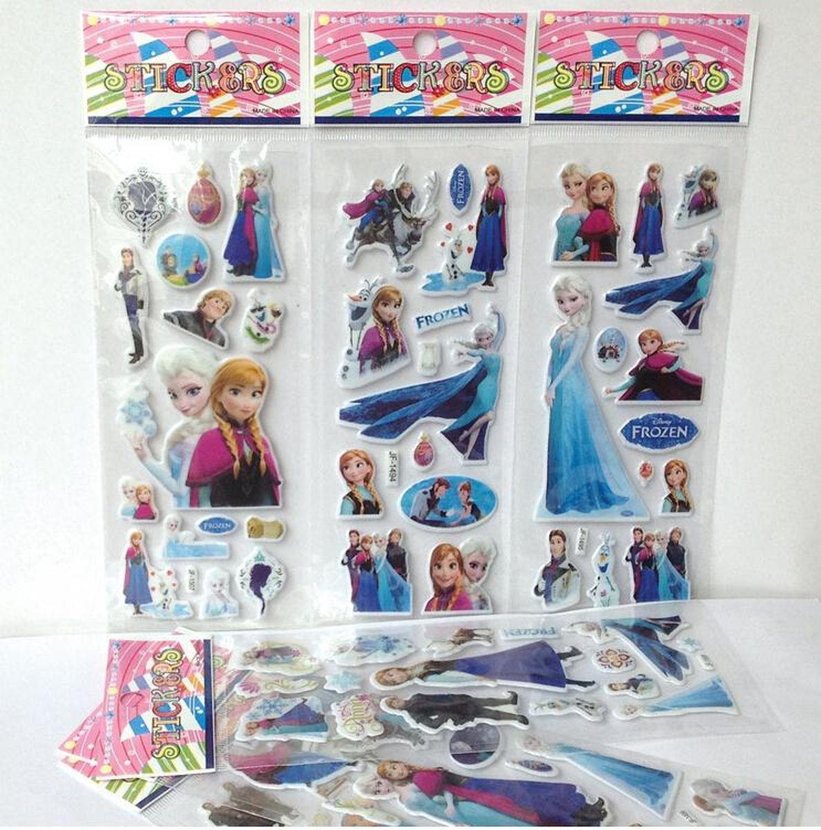 Twee Stickervellen FROZEN - Ca. 40 Stickers - Bubble 3D Stickers