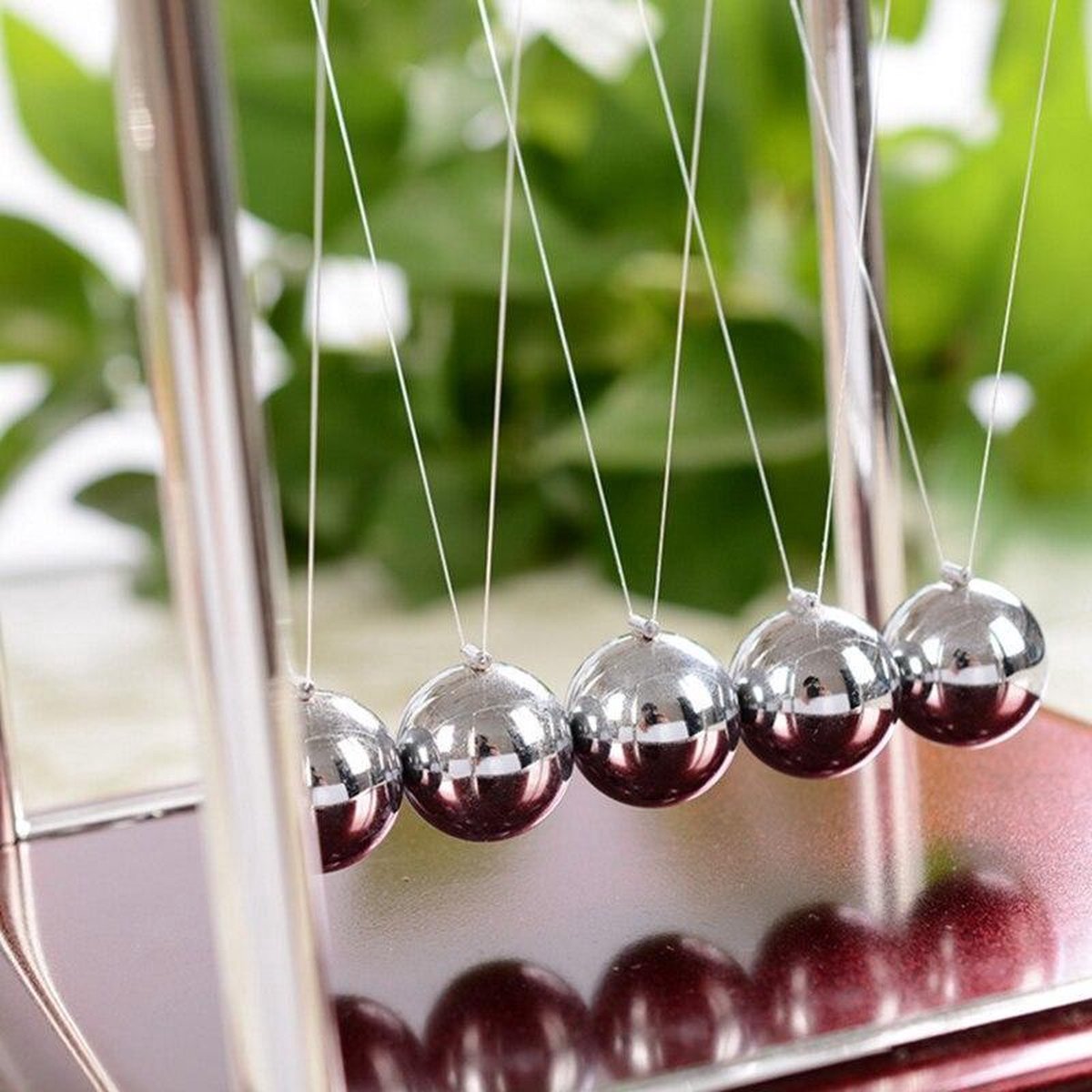 UP / Newton Cradle / Newton ballen / Pendulum / Newton Pendel / Newton Ballen / Kantoor Decoratie / Bureau Decoratie