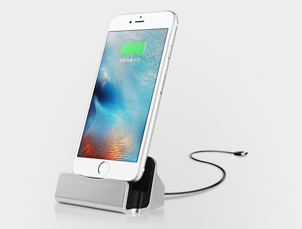 Premium iPhone 8 / 7 / Plus /  6S / 6 / 5 /  5S / 5C / 6 Plus / SE Desktop Luxe Premium Docking Station Sync Oplader - Zilver