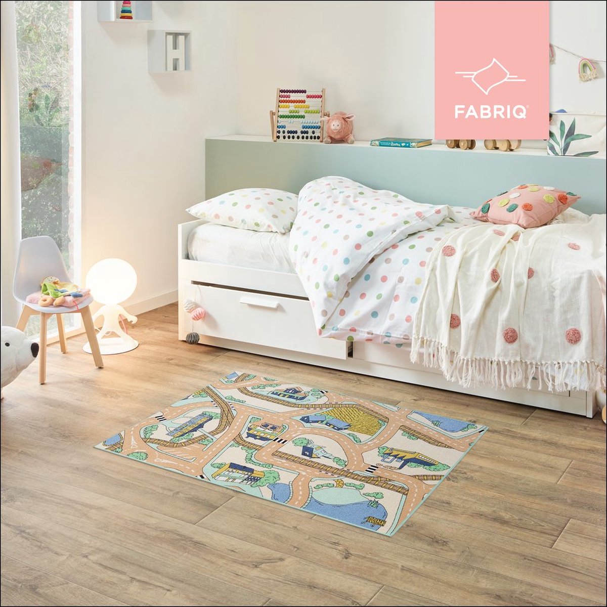 Fabriq Anti-Slip speeltapijt Straat, Kindertapijt voor Slaapkamer, Kinderkamer & Speelkamer, Jongen & Meisje, 30°C Wasbaar, 95x133cm, Desert Mist