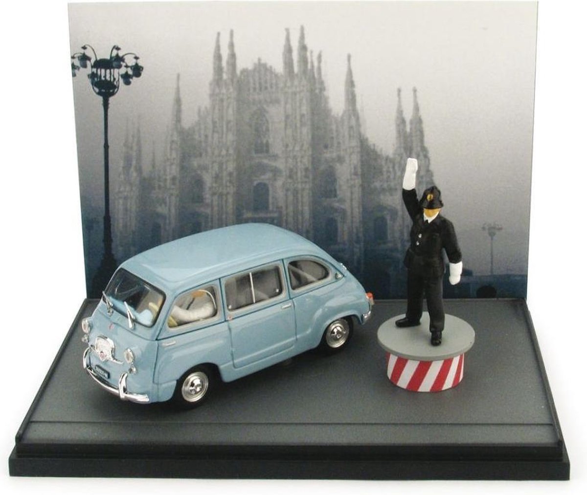 Fiat 600D Multipla 1960 + Figurine Duomo Milano