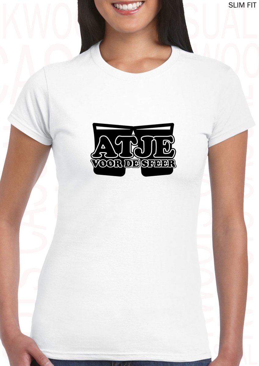 ATJE VOOR DE SFEER dames shirt - Wit - Maat L - korte mouwen - grappige teksten - leuke shirtjes - humor - quotes - kwoots - kado - cadeau - Sfeermaker - Gezelligheid kent geen tijd - Getailleerd