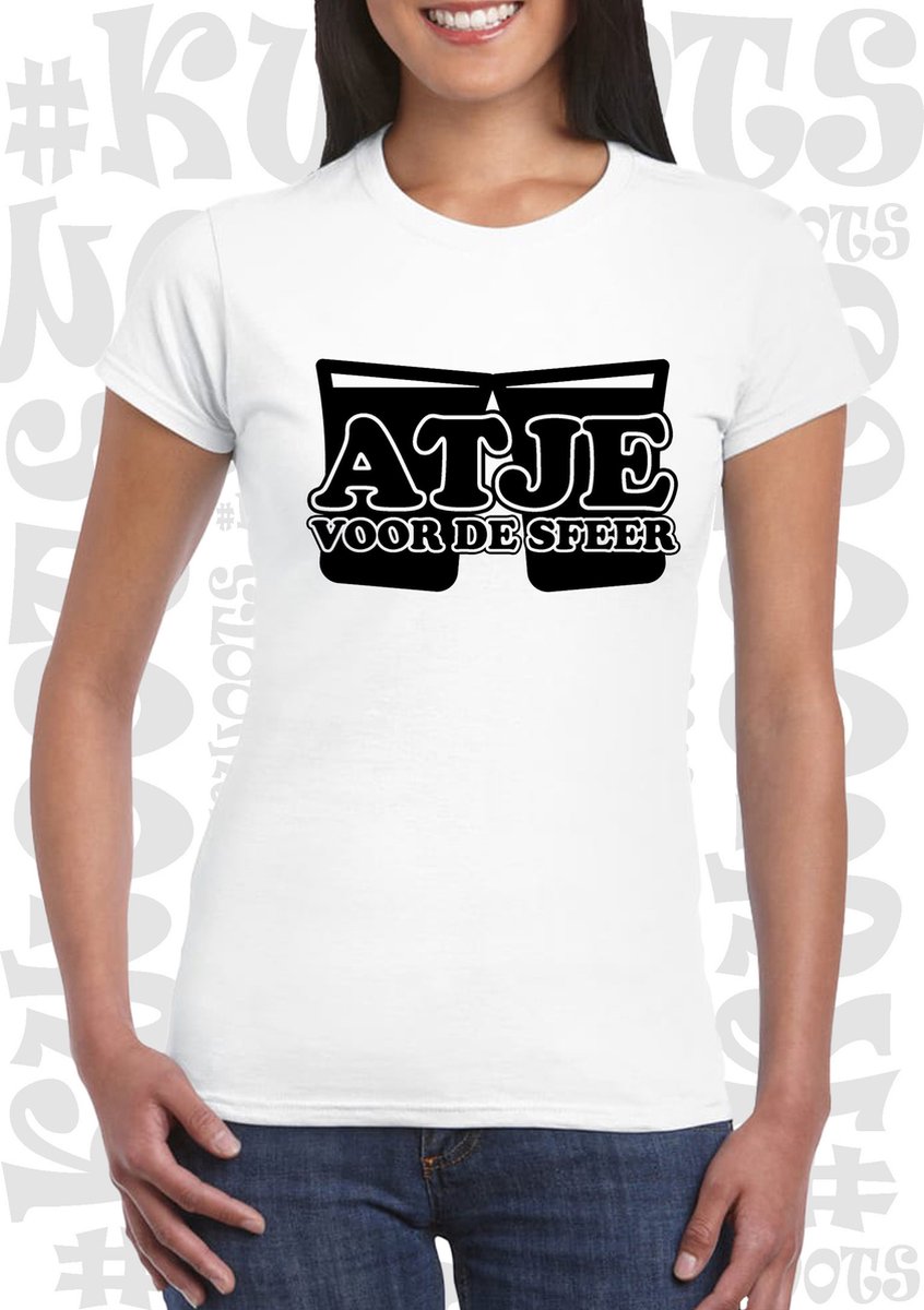 ATJE VOOR DE SFEER dames shirt - Wit - Maat XXL - korte mouwen - grappige teksten - leuke shirtjes - humor - quotes - kwoots - kado - cadeau - Sfeermaker - Gezelligheid kent geen tijd - Getailleerd