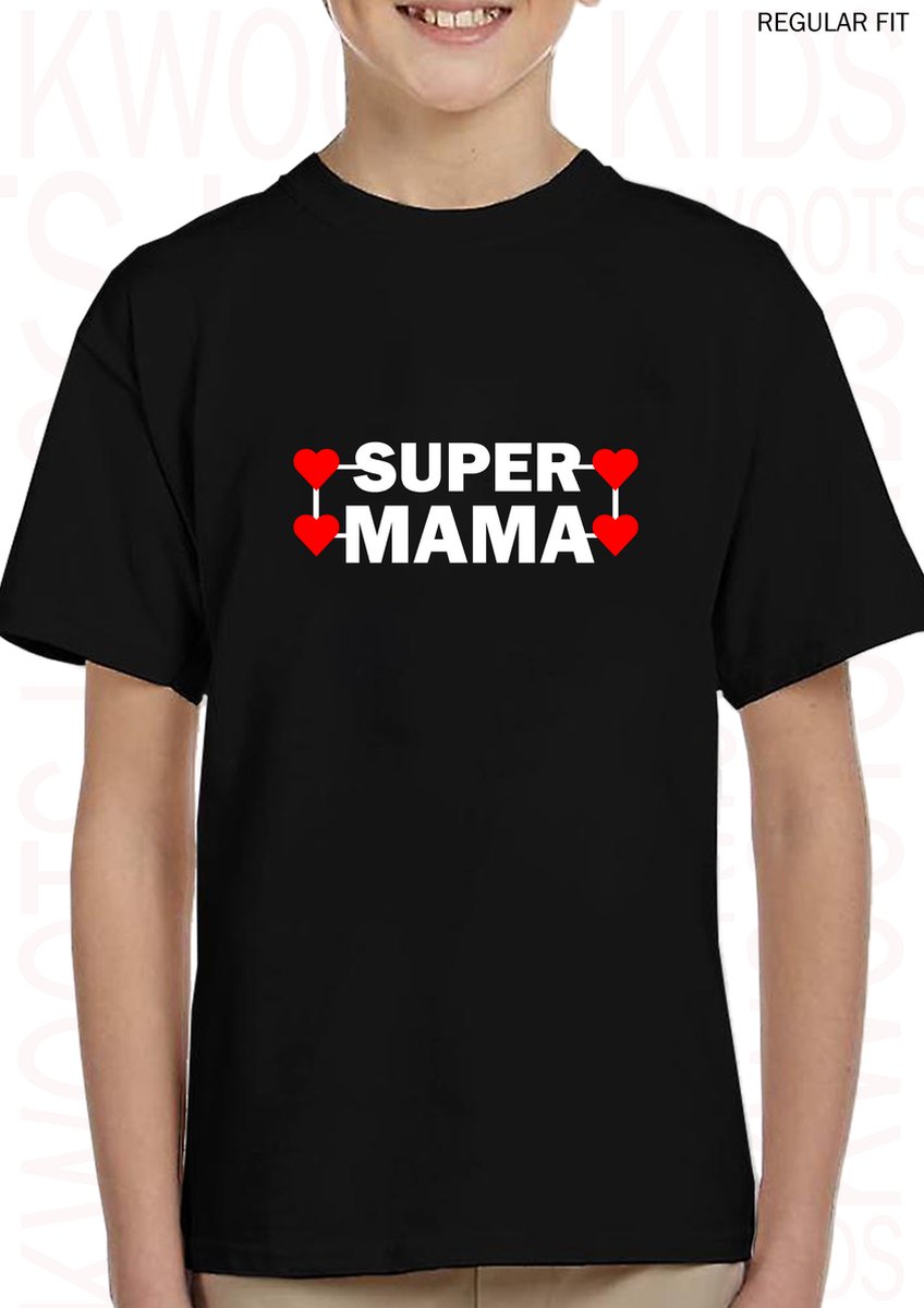 SUPER MAMA unisex kids t-shirt - Zwart - Maat 104 - Korte mouwen - Ronde hals - Regular Fit - Unisex - Leuke shirtjes - Original Kwoots - Moederdag - Verjaardag - Kraam cadeau - Voor zowel jongens als meisjes