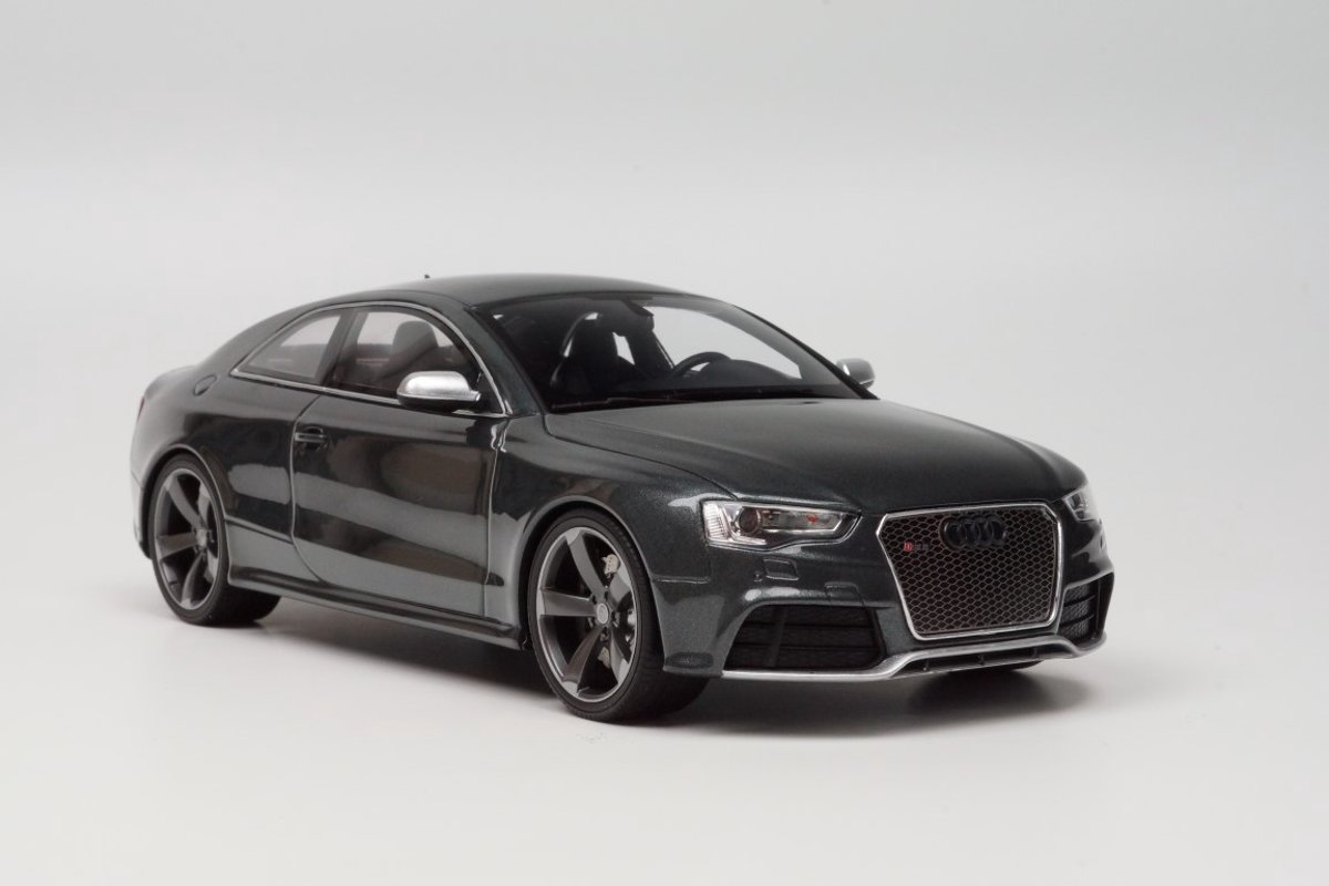 GT Spirit - Schaal 1/18 - Audi RS5 2012 Mat Grijs Limited 1000 Pieces