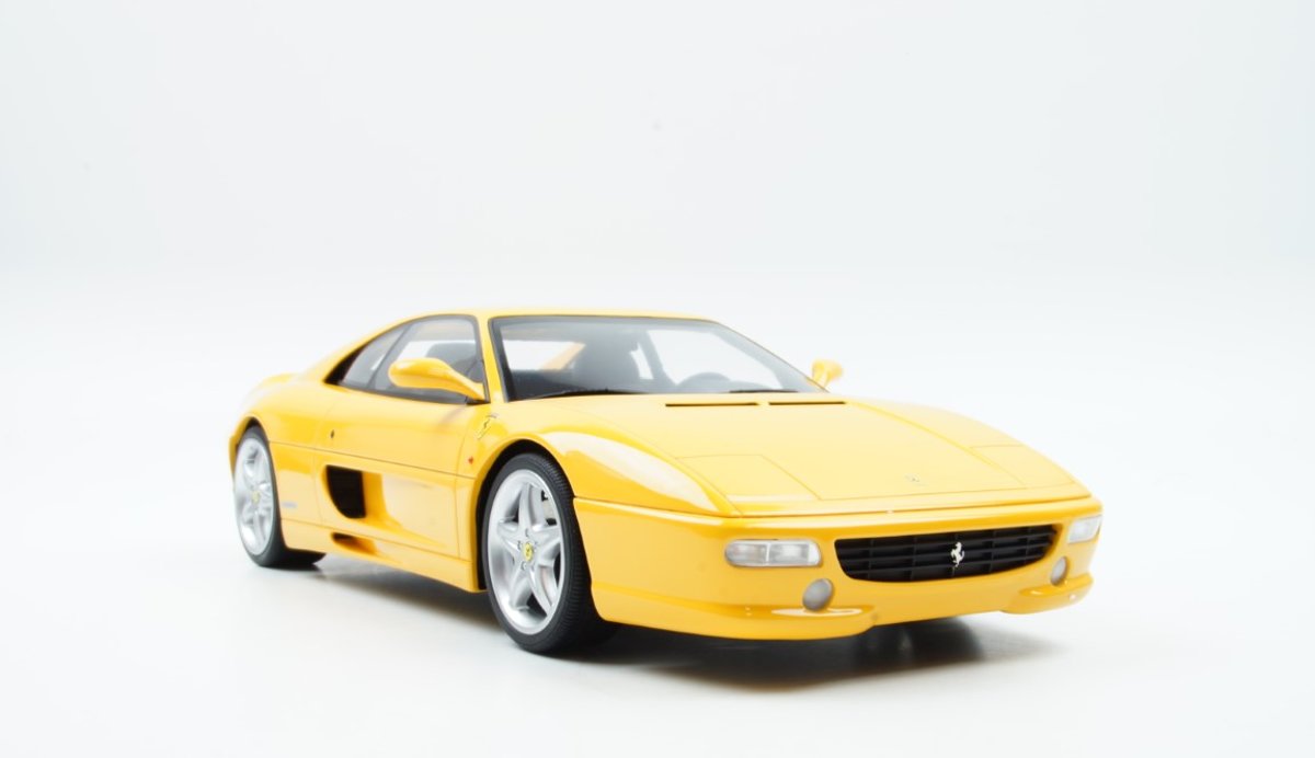 GT Spirit Ferrari F355 Berlinetta Geel 1:12 Asia Special edition