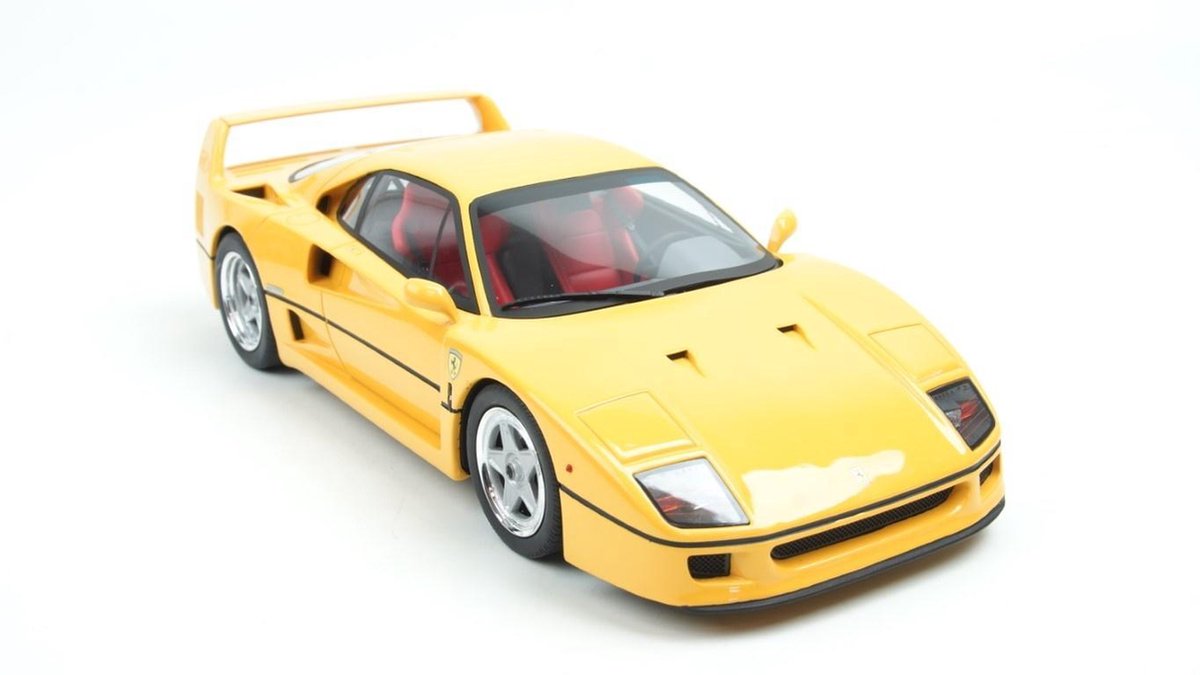 GT Spirit Ferrari F40 1984 Geel 1:18