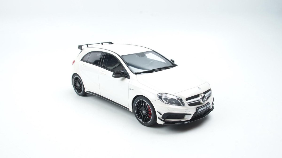 GT Spirit Mercedes-Benz A45 AMG Diamond Pearl Wit 1:18