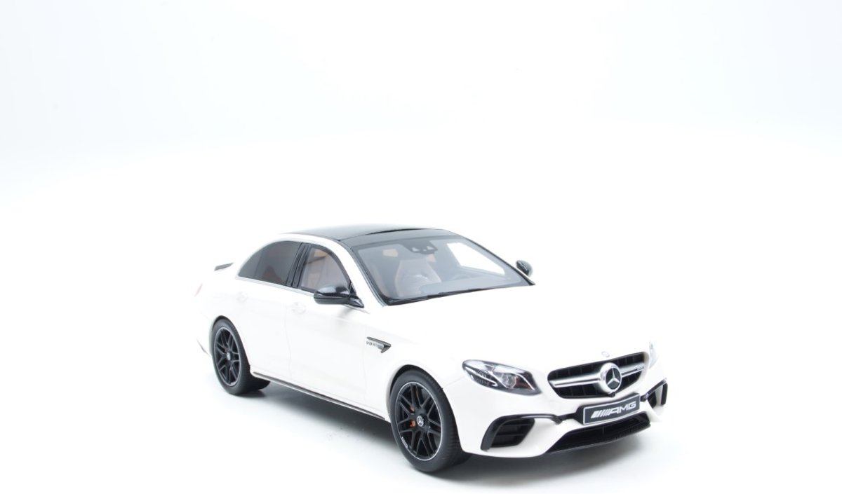 GT Spirit Mercedes-Benz E63 S Wit 1:18