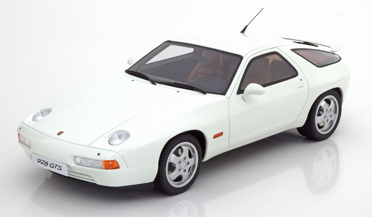 Porsche 928 GTS 1992 Wit 1-18 GT Spirit Limited 200 Pieces