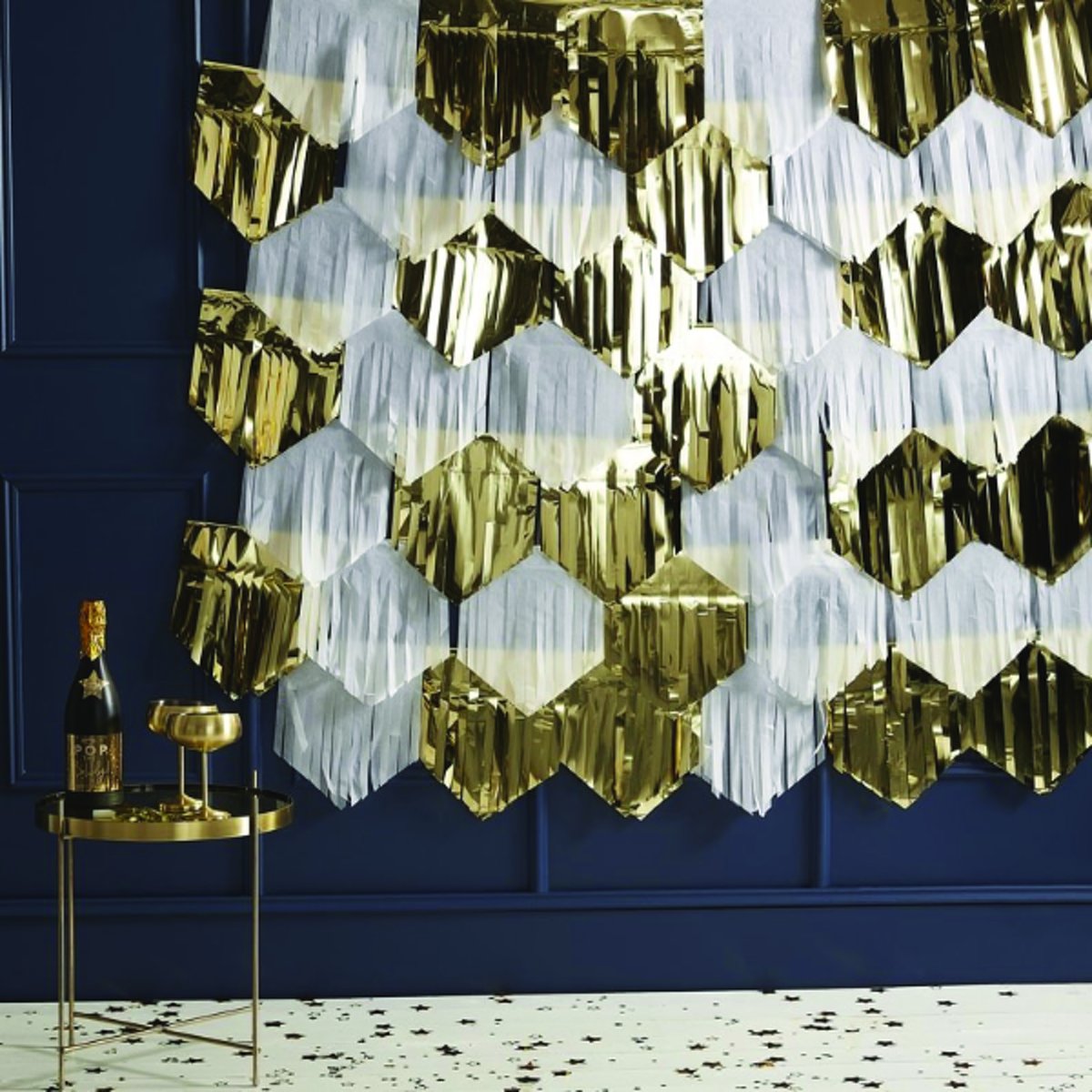 Pop The Bubble – Backdrop gold/white