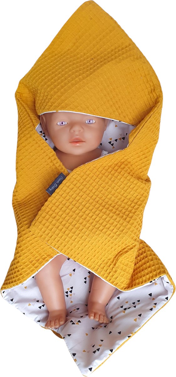 Omslagdoek voor de pop - Oker Geel - Voor poppen tot max 43 cm, bijv. Baby Born of Paola Reina - Leuk om cadeau te doen voor een verjaardag, sinterklaas of kerst