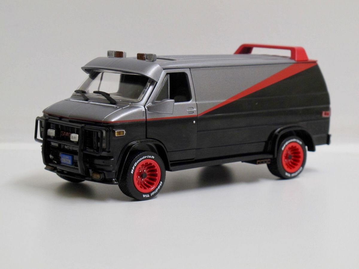 Greenlight 1/24 GMC Vandura 